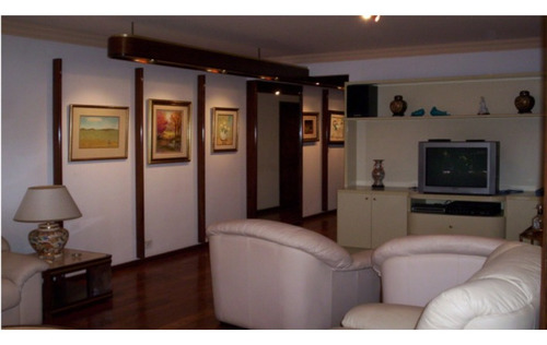 Imagen 2 de 7 de Piso 4 Ambientes Con Escritorio - Diagonal Pueyrredon 2900