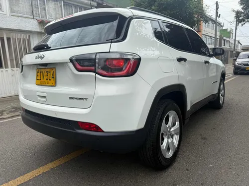 Jeep Compass 2.4 Sport 4x2