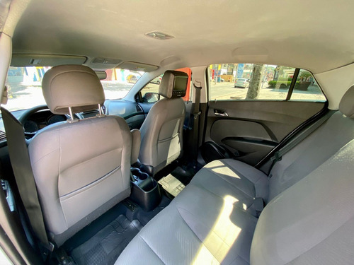 Imagem 10 de 12 de Hyundai Hb20s 1.6 Comfort Style Aut.