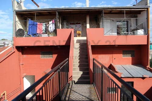 Imagen 6 de 10 de Venta De Edificio En Block. 7 Departamentos Y 2 Locales.