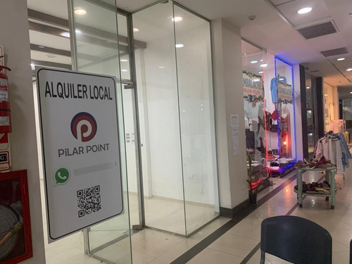 Imagen 3 de 12 de Local En Centro Comercial De Pilar Centro