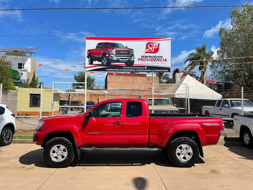 Imagen 3 de 15 de Toyota Tacoma Cabina Y Media 4x4