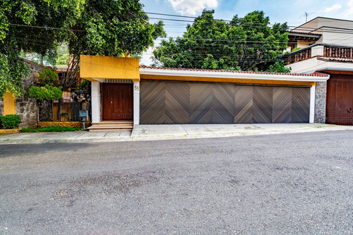 Elegancia Y Tranquilidad, Casa En Venta En Jardines Del Pedregal