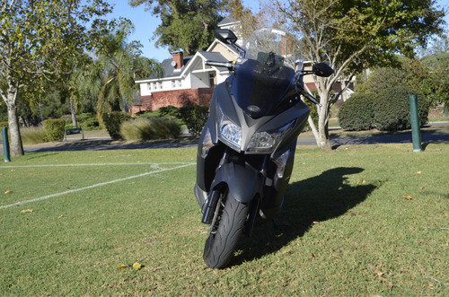 Imagen 2 de 23 de Scooter Kymco X Town 250