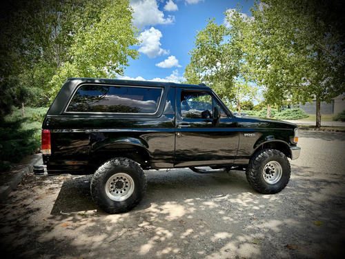 Ford Bronco V8