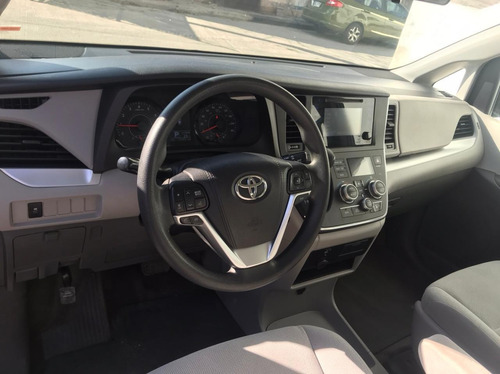 Toyota Sienna 2017 3.5 Le At