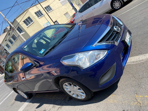 Imagen 5 de 15 de Nissan Versa Sense Std 2018 Factura De Agencia Todo Pagado