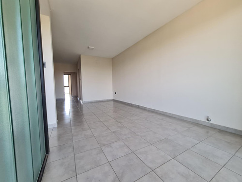 Gran Semipiso Amplio, 2 Balcones, 2 Baños 2 Dorm Con Placard