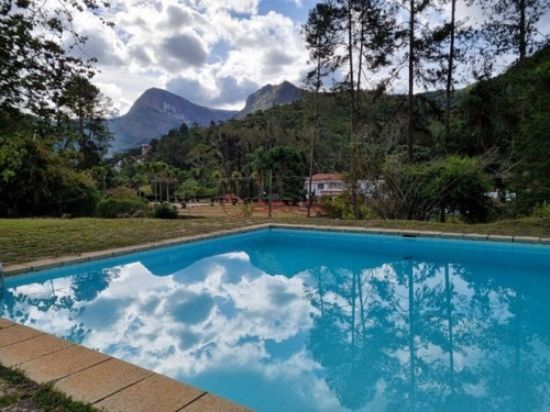 Imagem 2 de 12 de Excelente Sítio Com Área De 10 Mil M² Com Casa Principal, Casa De Caseiro E Área De Lazer. - St00120 - 4912663
