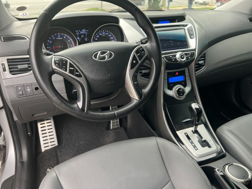 Imagem 16 de 16 de Hyundai Elantra 1.8 16v Gls Aut. 4p