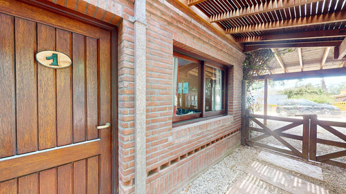 Complejo De Duplex Con Pileta Climatizada