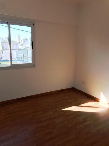 Imagen 7 de 10 de Impecable Departamento 2 Ambientes Apto Profeccional