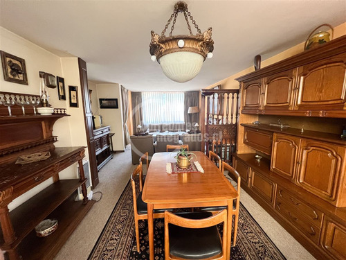 Casa En Venta De 4 Dorm. En Las Condes