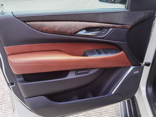 Imagen 13 de 15 de Cadillac Escalade Esv 2015 6.2 Premium V8 At