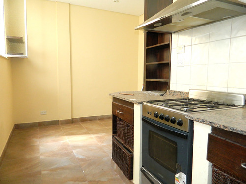 Imagen 9 de 17 de Encantador Semipiso De 3 Ambientes En Edifcio De Estilo