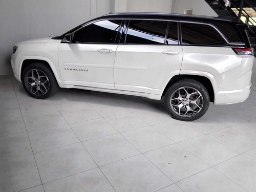Jeep Commander 2.0 Overland 4x4 Aut. 5p marchas