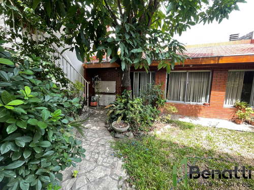 Casa En Lote Propio En Venta. Ciudadela. Excelente Ubicación