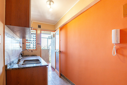 Venta. Dos Ambientes Con Balcon Y Lavadero. Villa Crespo