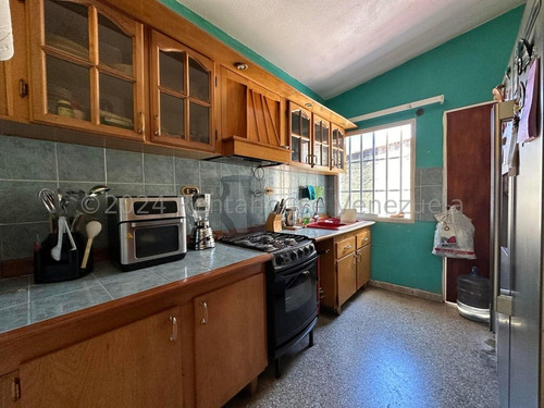 Casa Hermosa Con Amplios Espacios En Conjunto Privado Valle Fresco Con Area Parrilla Estacionamiento Todos Los Servicios Estef 25-1500
