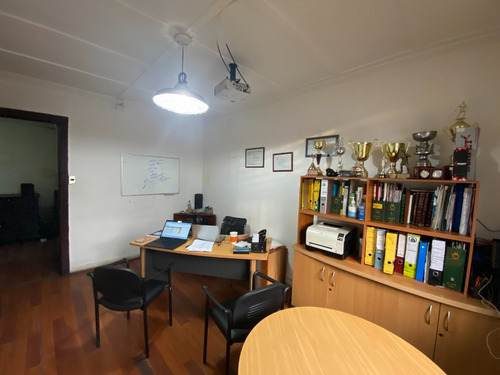 Oportunidad: Oficina Comercial Frente Al Parque O'higgins