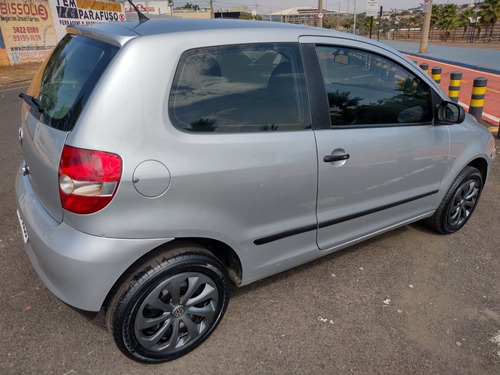 Imagem 3 de 10 de Volkswagen Fox 2004 1.0 Plus Total Flex 3p