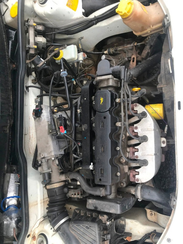 Imagem 5 de 8 de Sucata Chevrolet Celta 2002 1.0 Farroupilha Rs Peças