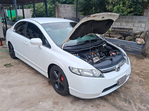 Honda Civic 1.8 Lxs Mt