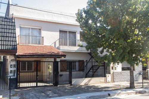 Imagen 2 de 30 de Venta Casa + Depto Jardin Cochera Terraza, Caseros