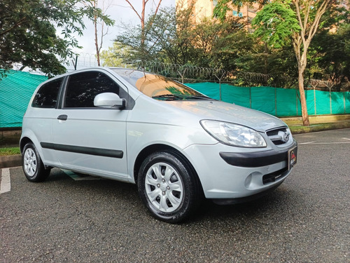 Hyundai Getz 1.4 GLS FULL EQUIPO PANTALLA DE DVD LUCES LED HERMOSO VENCAMBIO
