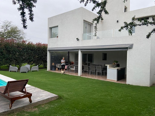 Imagen 17 de 19 de Casa En Venta De 3 Dormitorios En Barrio San Alfonso Del Talar