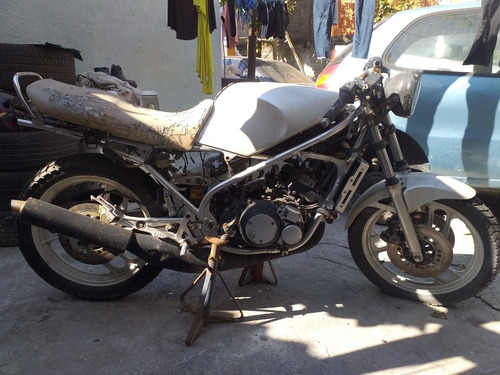 Imagem 1 de 13 de Yamaha Esportiva