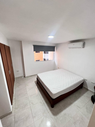 Alquiler De Apartamento En Urb. El Bosque Resd. Monticello Rp