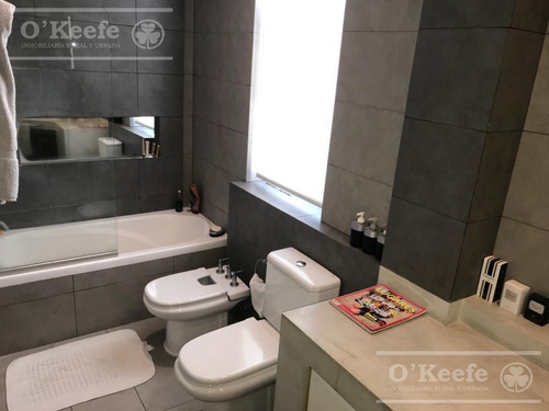 Imagen 30 de 30 de Impecable Casa En Venta Con Fondo Al Golf En Abril Club De Campo