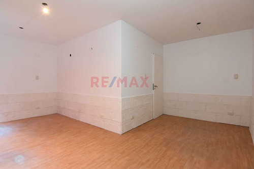 Venta Hermosa Casa 6 Amb En Barracas Con Cocheras