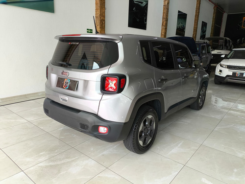 Jeep Renegade 1.8 Flex Aut. 5p