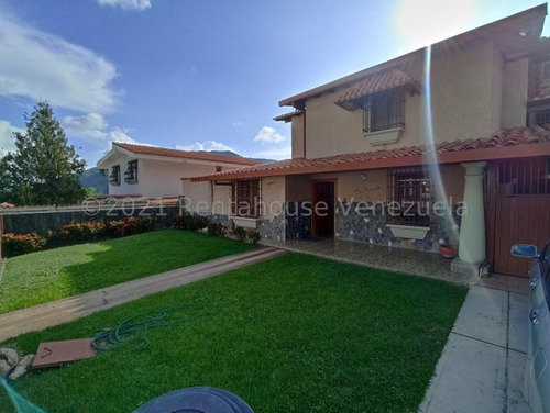 Casa Quinta En Venta De Dos Planta En La Mejor Zona De Maracay Invierta Seguro Amplia Comoda Conservada Iluminada Con Agua Ngc Nela 24-8189 