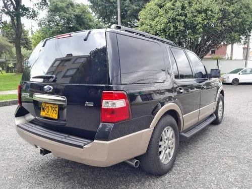 Ford Expedition 5.4 XLT ATM 4X4 7 PUESTOS BLINDAJE 3
