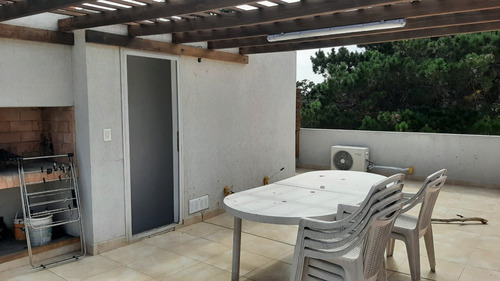 Imagen 11 de 13 de Triplex 3 Ambientes 2 Baños Cochera Y Terraza Con Parrilla. Apto Solo Familias