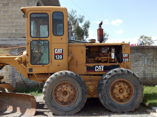 Imagen 2 de 4 de Motoconformadora Cat 120 14k