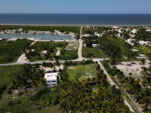Terreno En Esquina A 200 Metros De La Orilla Del Mar En Venta En Telchac Puerto