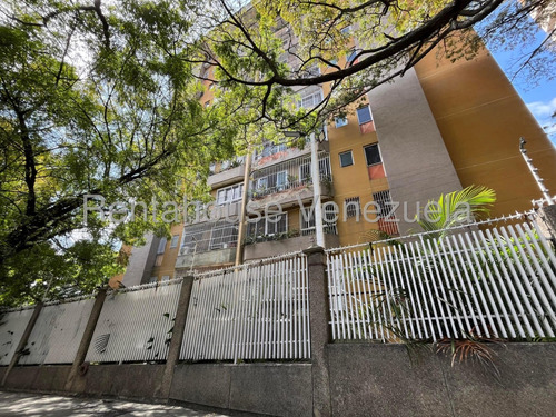 Amplio Apartamento En Venta, Urb. Los Caobos