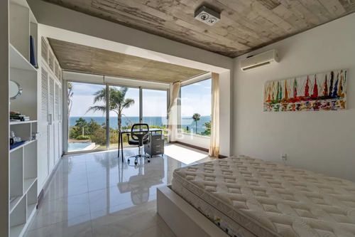 Casa En Venta El Acantilado 4 Dormitorios En Punta Ballena - Ref : Pbi723