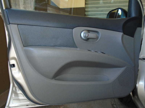 Nissan Livina S 1.8 16v Aut. Flex 4p