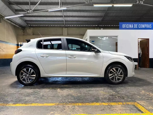 Peugeot 208 1.6 Feline Tiptronic
