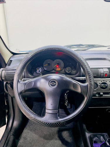 Chevrolet Classic Corsa Sedan Classic Life 1.0 Vhc (flex)