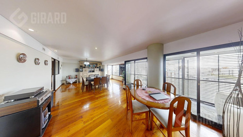 Piso En Venta Con Vista Panoramica, Ubicado En La Exclusiva Diagonal Pueyrredon.