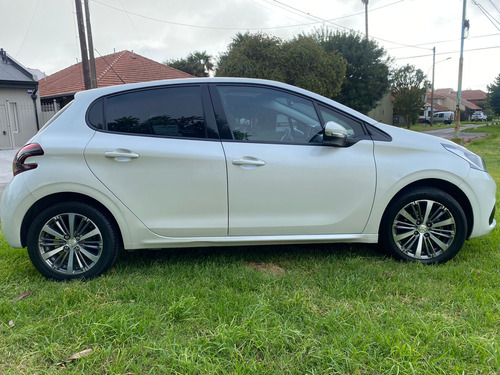 Peugeot 208 1.6 Feline Tiptronic
