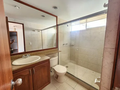 Apartamento En Venta En Los Balsos. Cod V11997
