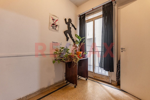 Venta Flores 3 Amb Con Dependencia Y Lavadero
