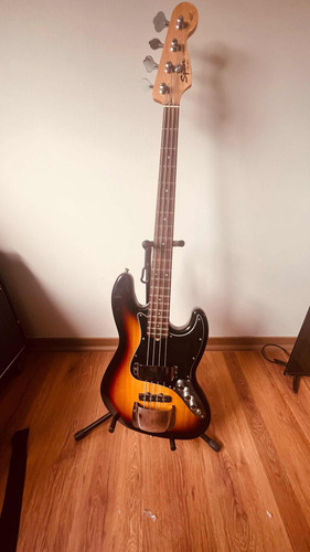 Bajo Squier J Bass